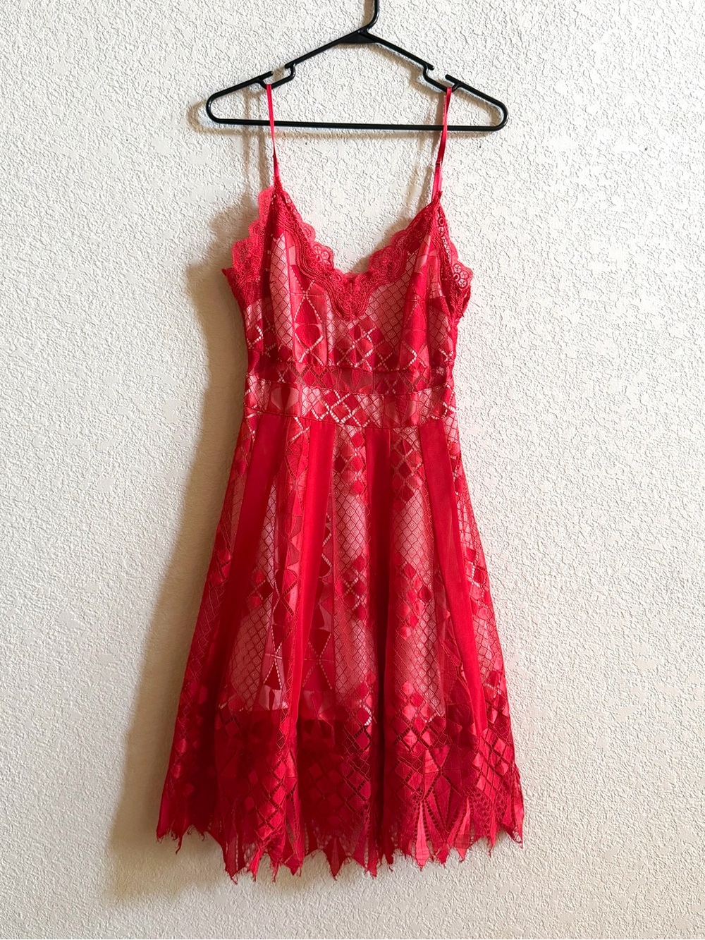 Foxiedox Calla Lace Scallop Dress Red Sz Small Knee Length V Neck Fit & Flare